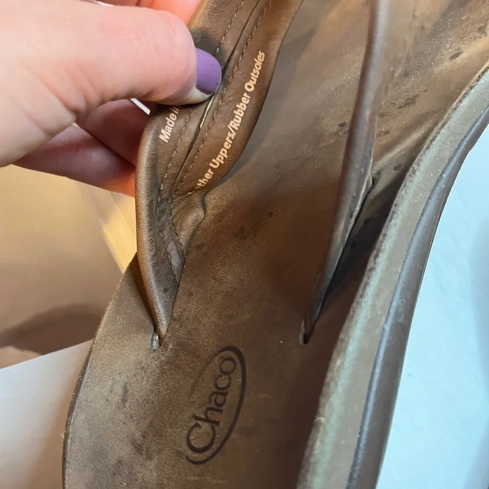 Men's Chaco Classic Leather Flip Flop Sandal M8